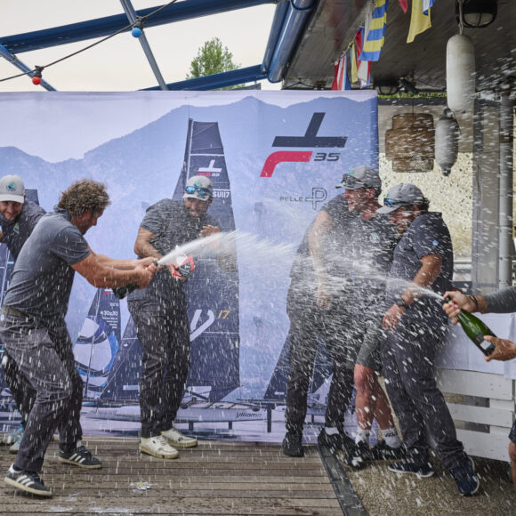 Sails of Change 8 remporte le premier GP de la saison TF35 2024